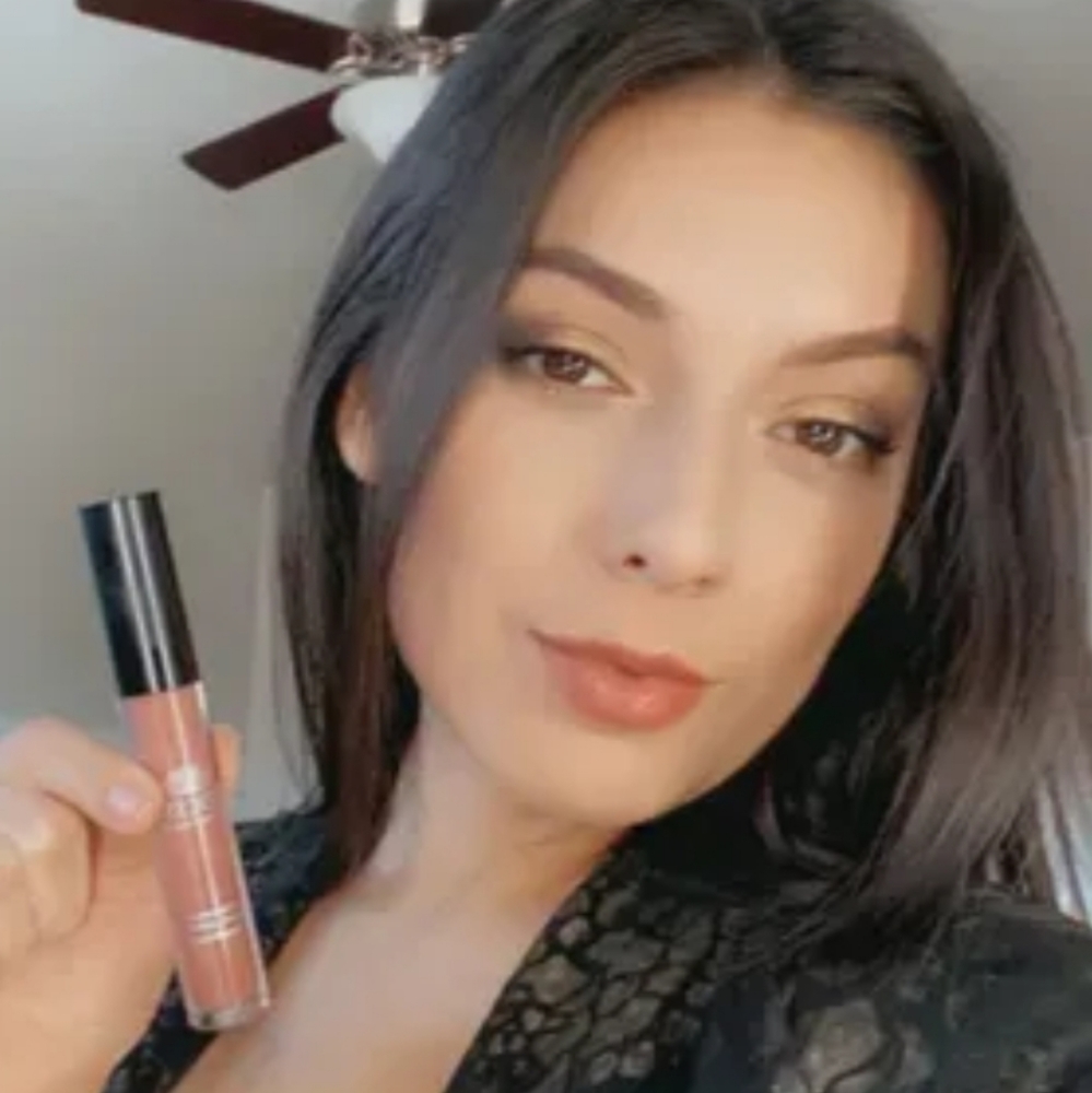 ❇️🧚‍♀️Adesse New York DISCONTINUED High Definition Liquid Lipstick NWT